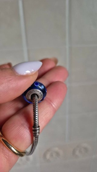 Bracciale Pandora con charm blu