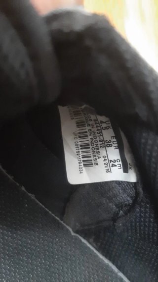 Zapatillas Nike Talla 38 Negras y Blancas