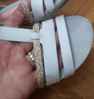 Sandalias Clarks T-Strap Beige/Blanco