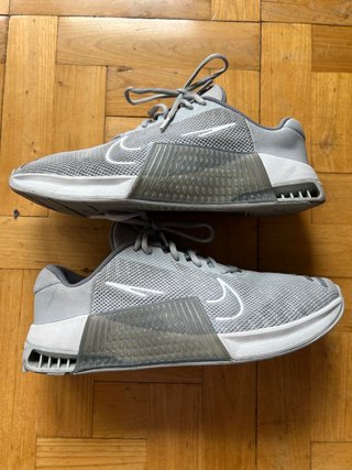 Nike Metcon 9 Talla 44.5 Gris Claro