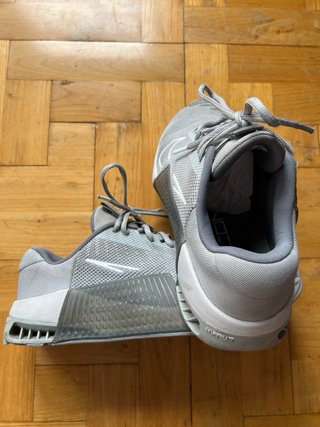 Nike Metcon 9 Talla 44.5 Gris Claro