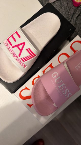 Chanclas Emporio Armani y Guess 40€ cada una
