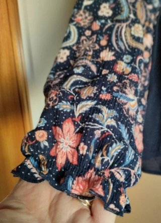 Blusa floral decote V