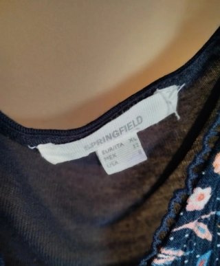 Blusa floral decote V