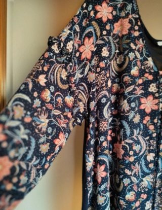 Blusa floral decote V