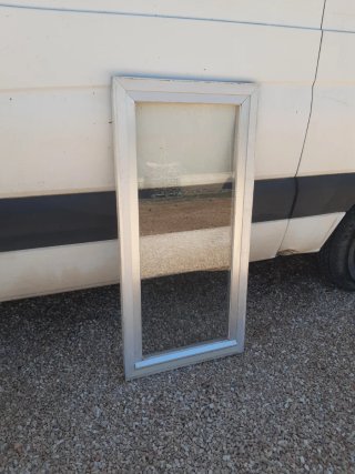 Ventana abatible aluminio gris cristal simple