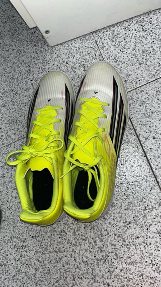 Bambas Futsal Adidas Blancas y Amarillas