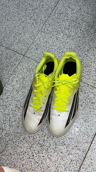 Bambas Futsal Adidas Blancas y Amarillas