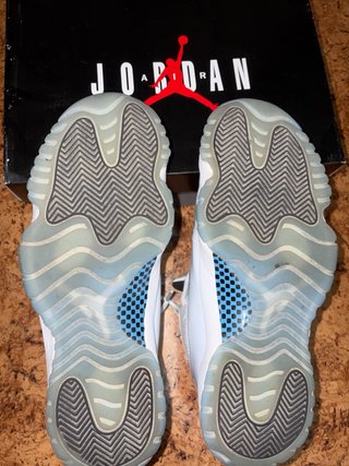 JORDAN 11 RETRO WHITE/BLUE