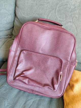 Bolso Morado con detalles dorados