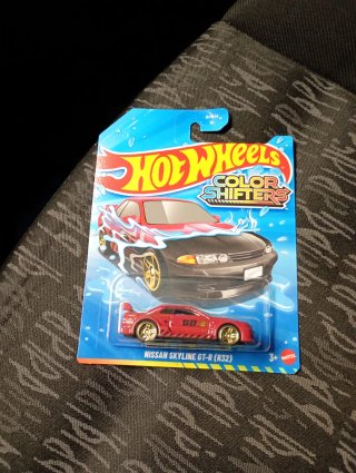 Hot Wheels Nissan Skyline GT-R (R32) Color Shifter