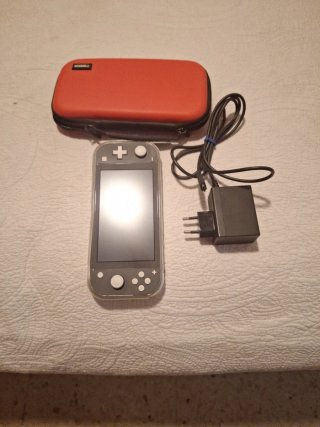 Nintendo Switch Lite Gris + Funda + Cargador