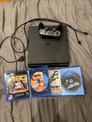 Consola PS4 (PlayStation 4) Negra + Juegos