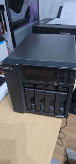 Asustor AS6004T NAS + 4 HDD 2tb (8tb) + 16gb ram