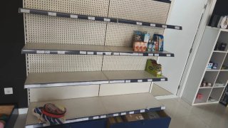 Estanterías metálicas y de plástico