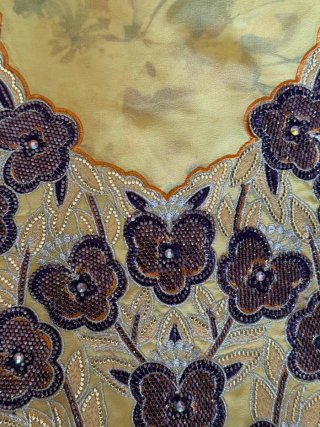 Mijwar Emarati de Seda Indonesia