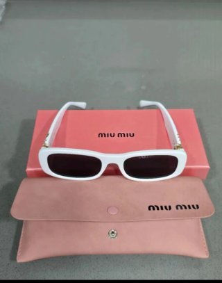 Gafas de sol Miu Miu blancas