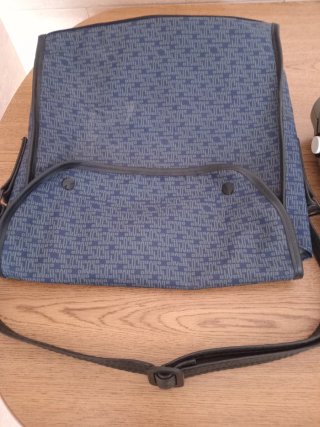 Máquina de escribir Olivetti Lettera 35 con funda
