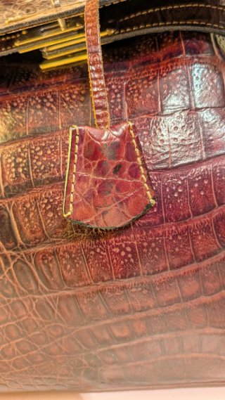 Bolso Joya Vintage BRIDAS – 100% Piel de Cocodrilo
