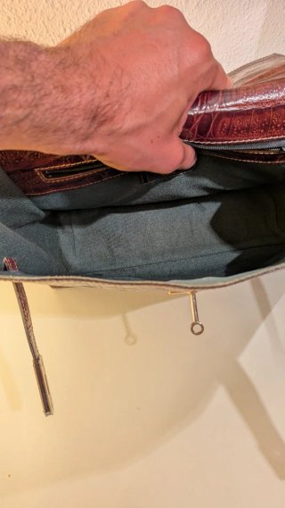 Bolso Joya Vintage BRIDAS – 100% Piel de Cocodrilo