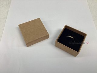 anillo oro 18k con piedra con diamante