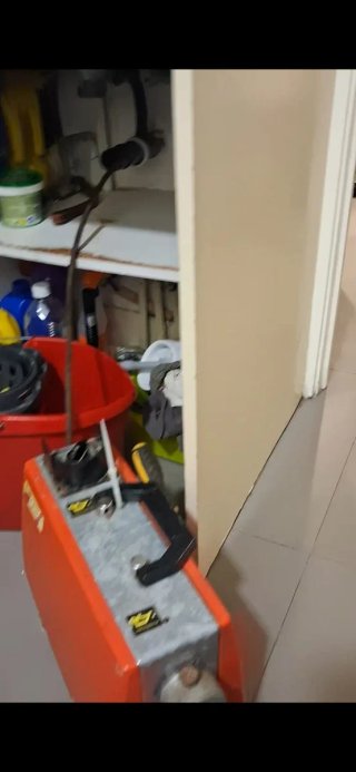 Desatascador deugecia , fontanero de emergencia ,