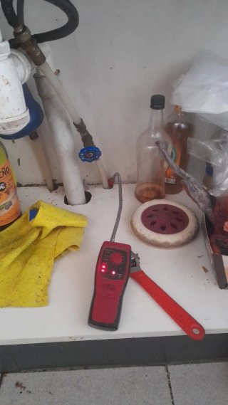 Desatascador deugecia , fontanero de emergencia ,