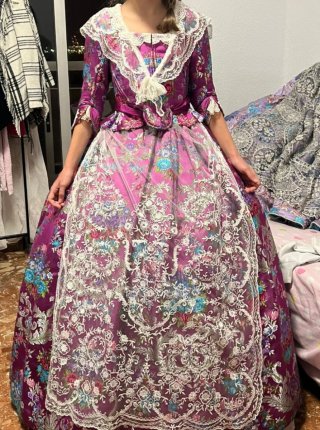 Traje de Fallera