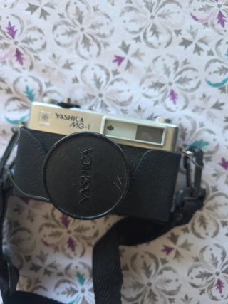Yashica MG-1 Cámara Analógica