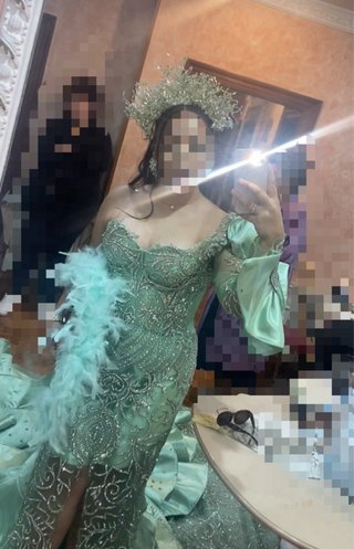Vestido de piedras con metros de cola