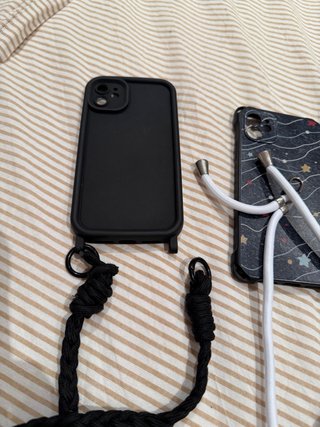 Confezione da 5 custodie per iPhone 11 con cordini