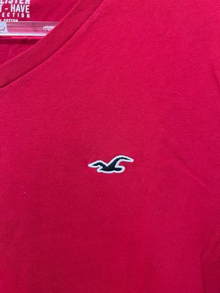 Camiseta Hollister Roja V-Neck