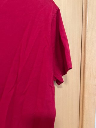 Camiseta Hollister Roja V-Neck