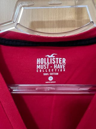 Camiseta Hollister Roja V-Neck
