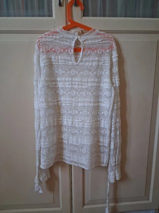 Blusa camiseta encaje blanco Stradivarius talla M