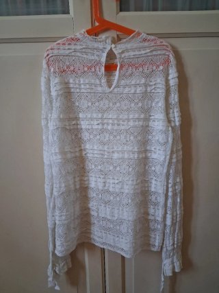 Blusa camiseta encaje blanco Stradivarius talla M