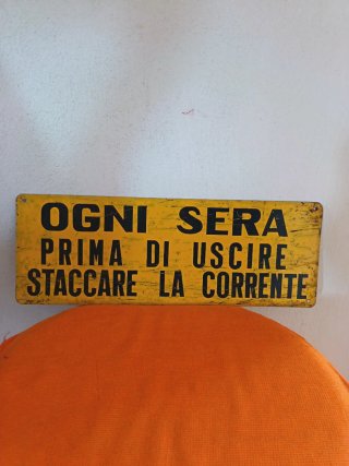 Cartelli insegne industriali vintage in lamiera