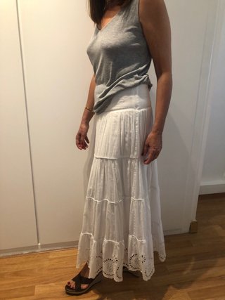 Falda larga blanca estilo ibicenco