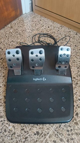 Logitech G29 Volante PS4/PS5 con pedales