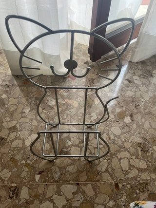 Portariviste metallo a forma di gatto