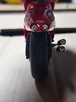 Moto GP Yamaha Max Biaggi Réplica