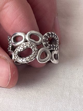 Anillo Pandora Círculo de Amigos plata y circonita