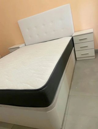 Canapé a ribalta in legno con 4 angoli arrotondati in legno massello da 3 cm con coperchio rinforzato