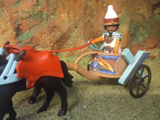 Carro Egipcio con Faraón y Figuras