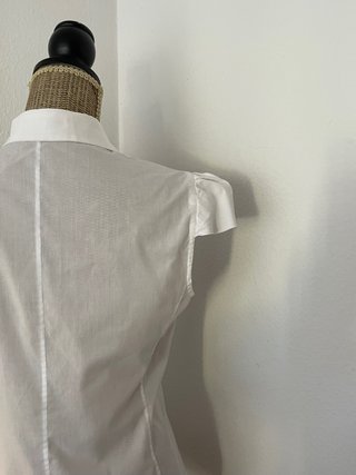 Blusa Carolina Herrera Blanca Volantes