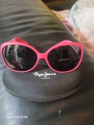Gafas de sol Pepe Jeans rosas sin usar