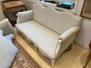 Divano classico in tessuto grigio bluastro