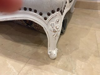 Divano classico in tessuto grigio bluastro