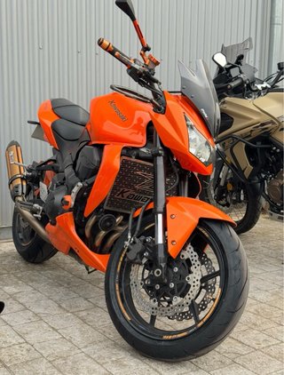 Kawasaki Z750 Naranja