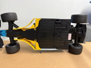 Coche RC Renault R23 Escala